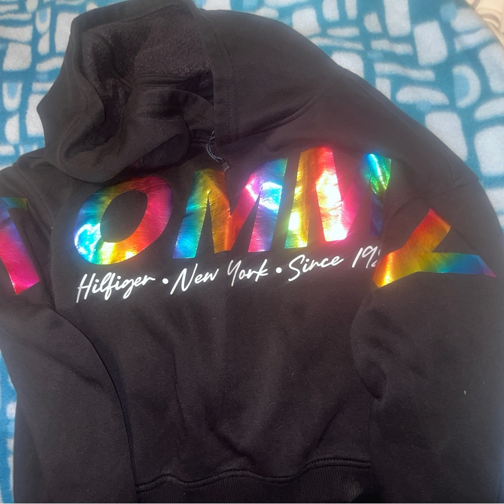 Tommy Hilfiger Black Hoodie and Legging Set with Iridescent FoilMulticolor Logo